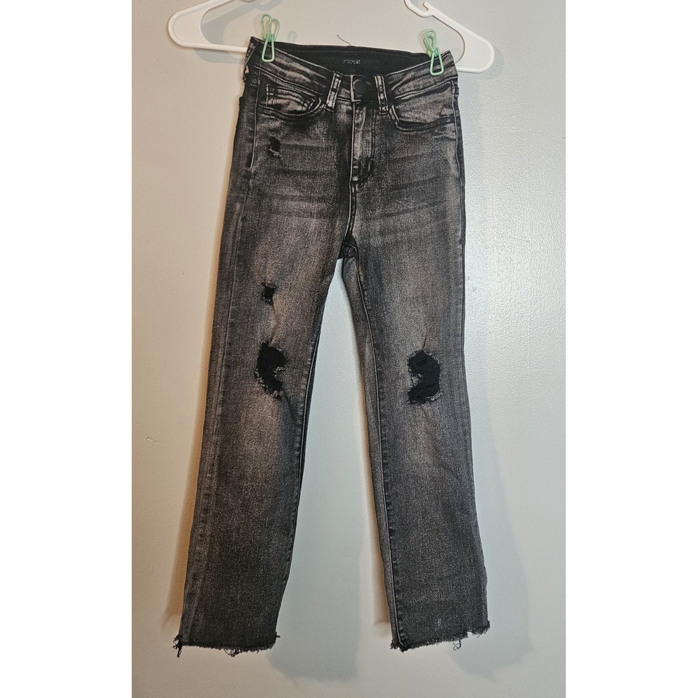 ❤️Joe's  Jean Size 8 Distressed Cut-off 🩷